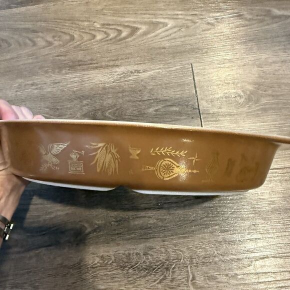 Pyrex 1.5 Qt Divided Casserole Dish Early American Brown Gold with Lid Vintage - Picture 6 of 10